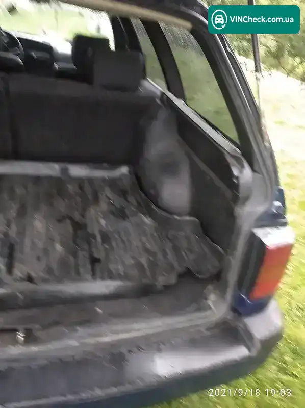 Volkswagen Passat 1995, фото з оголошення 1 з 14, VIN WVWZZZ3AZSE177035