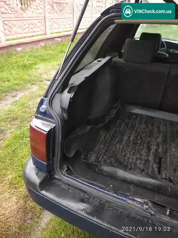 Volkswagen Passat 1995, фото з оголошення 2 з 14, VIN WVWZZZ3AZSE177035
