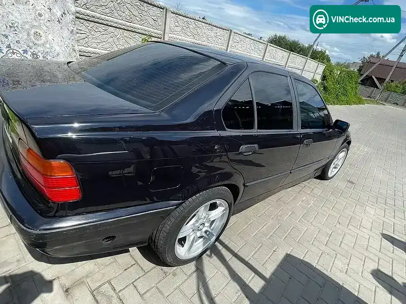 BMW 3 Series 1995, фото з оголошення 1 з 15, VIN WBACA91000KA93412