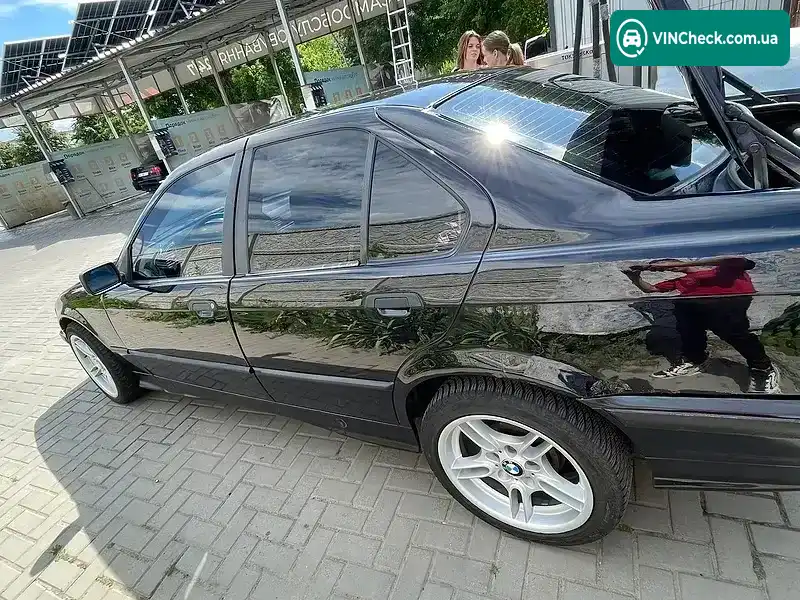 BMW 3 Series 1995, фото з оголошення 2 з 15, VIN WBACA91000KA93412