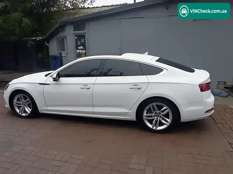 Audi A5 2019, фото з оголошення 1 з 10, VIN WAUANCF57KA064041