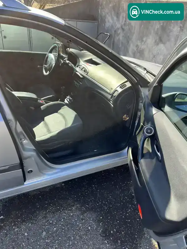 Renault Laguna 2006, фото з оголошення 2 з 9, VIN VF1KG4VB636777585