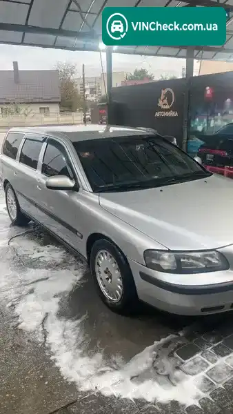 Volvo V70 2000, фото з оголошення 1 з 16, VIN YV1SW720211077874