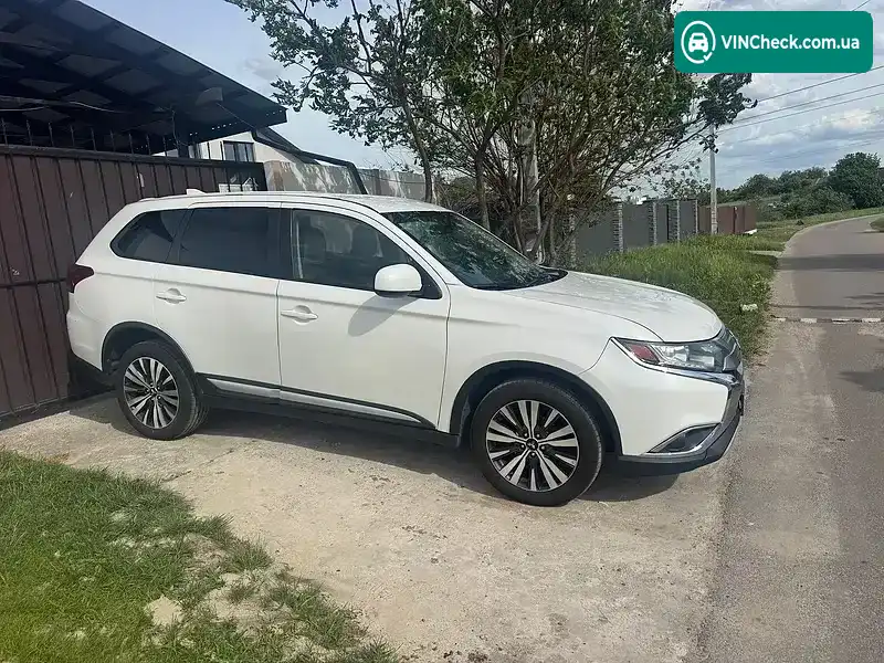 Mitsubishi Outlander 2018, фото з оголошення 1 з 21, VIN JA4AZ3A30KZ003915