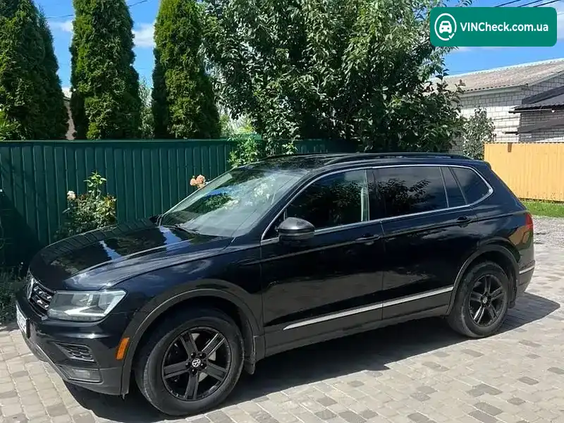 Volkswagen Tiguan 2018, фото з оголошення 2 з 17, VIN 3VV2B7AXXJM009389