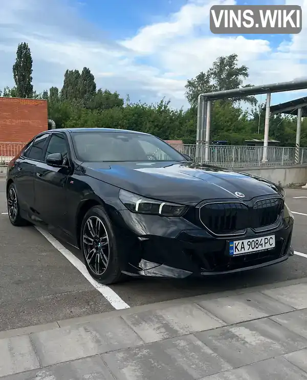 BMW 5 Series 2025, фото з оголошення 1 з 12, VIN WBA31FL020CV44892