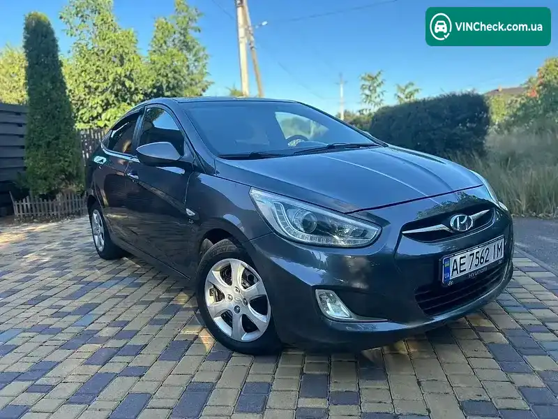 Hyundai Accent 2013, фото з оголошення 2 з 17, VIN Z94CU41DADR256222