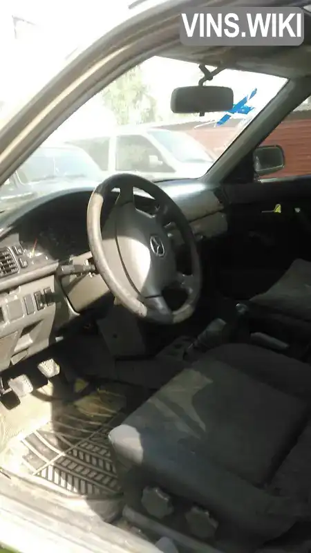 Mazda 626 1990, фото з оголошення 2 з 5, VIN JMZGD14C201116407
