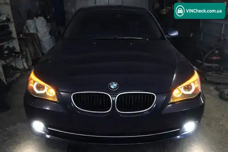 BMW 5 Series 2005, фото з оголошення 2 з 13, VIN WBANE31080B947943