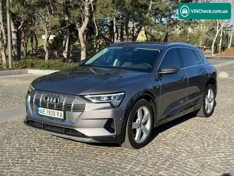 Audi e-tron 2019, фото з оголошення 2 з 20, VIN WAUZZZGE5LB004442