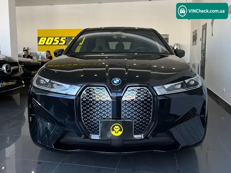 BMW iX 2023, фото з оголошення 2 з 20, VIN WB523CF03PCM86669
