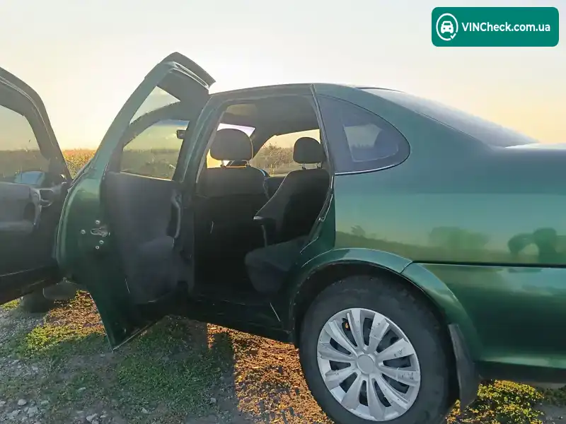 Opel Vectra 1996, фото з оголошення 2 з 18, VIN W0L000036T1209179
