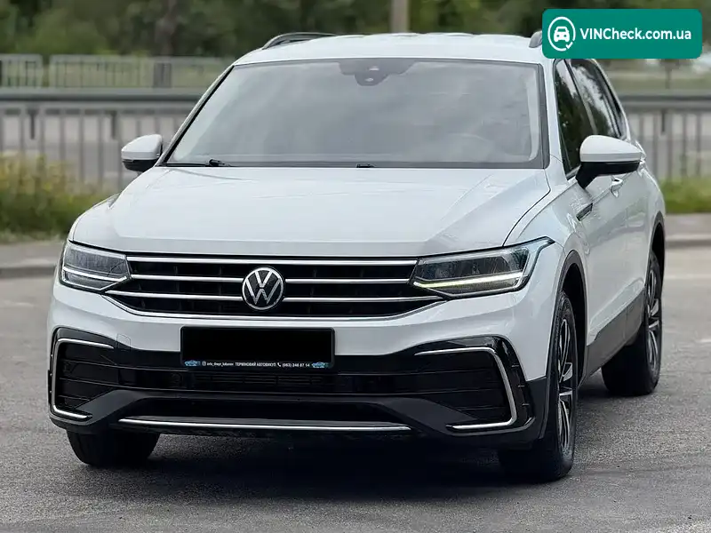 Volkswagen Tiguan 2022, фото з оголошення 1 з 20, VIN 3VVRB7AX1PM049965