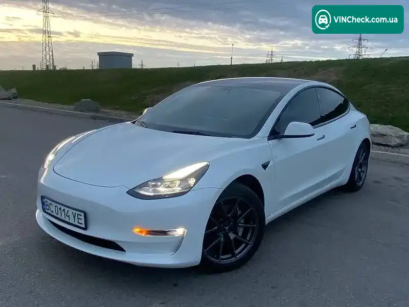 Tesla Model 3 2021, фото з оголошення 1 з 10, VIN 5YJ3E1EA0MF090330