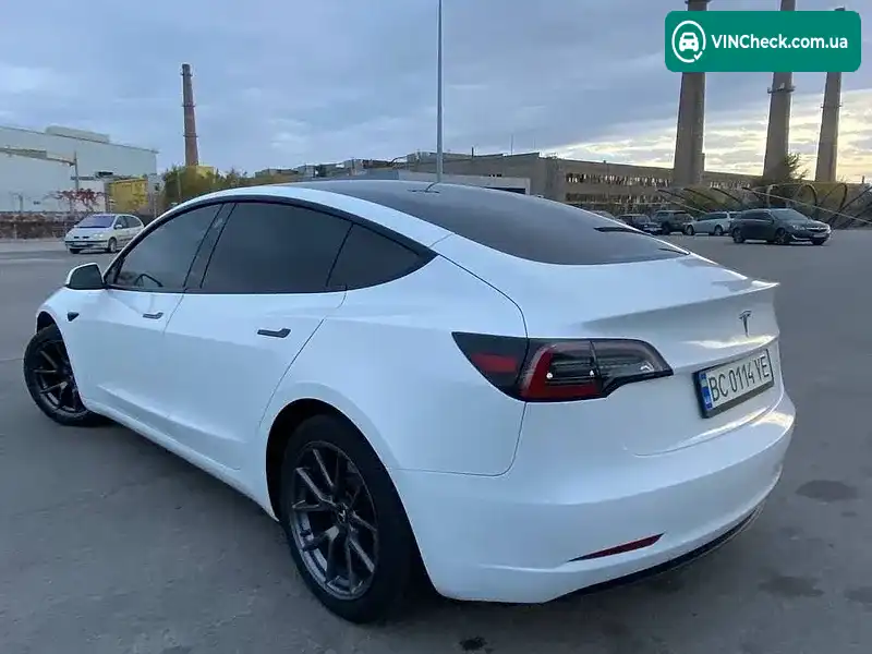 Tesla Model 3 2021, фото з оголошення 2 з 10, VIN 5YJ3E1EA0MF090330