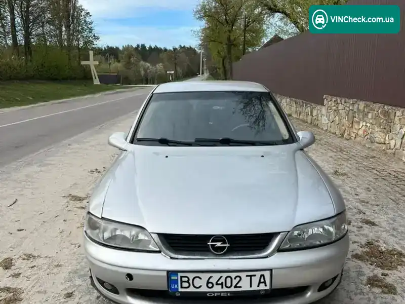 Opel Vectra 1999, фото з оголошення 2 з 10, VIN W0L0JBF19X1197024