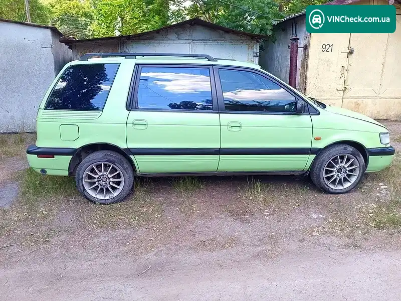 Mitsubishi Space Wagon 1996, фото з оголошення 2 з 10, VIN JMBLRN33WTZ001079