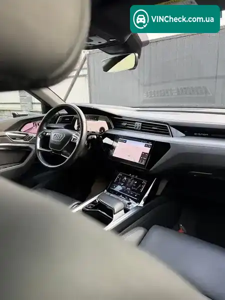 Audi e-tron 2019, фото з оголошення 2 з 21, VIN WAUZZZGEXKB011207