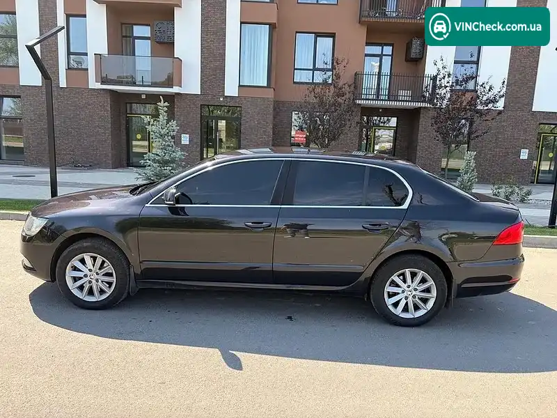 Skoda Superb 2014, фото з оголошення 2 з 8, VIN TMBAE73T8E9039989
