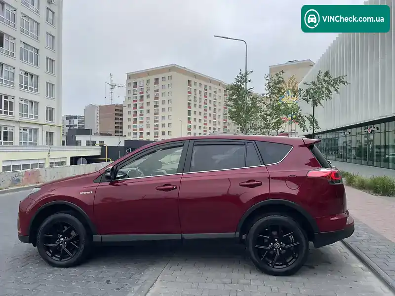 Toyota RAV4 2018, фото з оголошення 2 з 20, VIN JTMWRREV80D086384