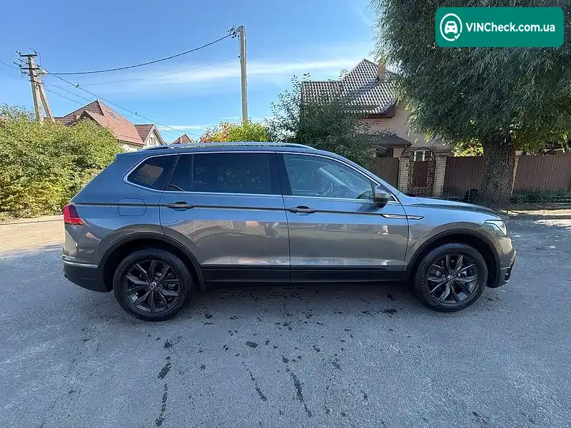 Volkswagen Tiguan 2023, фото з оголошення 1 з 20, VIN 3VV3B7AXXRM058883