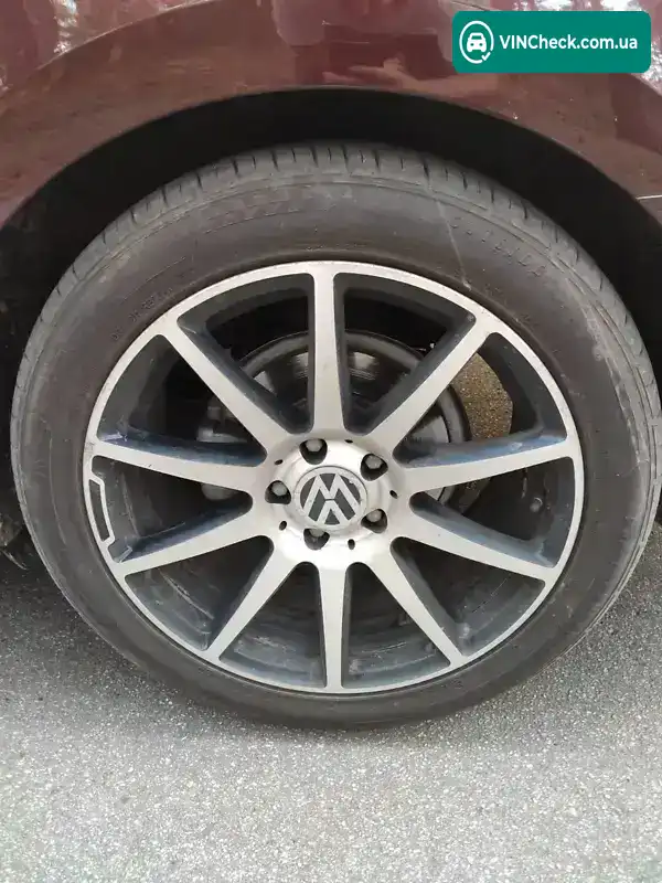 Volkswagen Passat 2012, фото з оголошення 2 з 2, VIN 1VWBP7A34DC016340