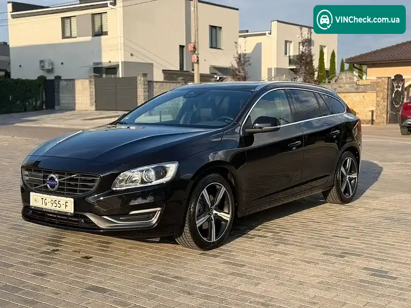 Volvo V60 2018, фото з оголошення 2 з 20, VIN YV1FWA88DJ2383345