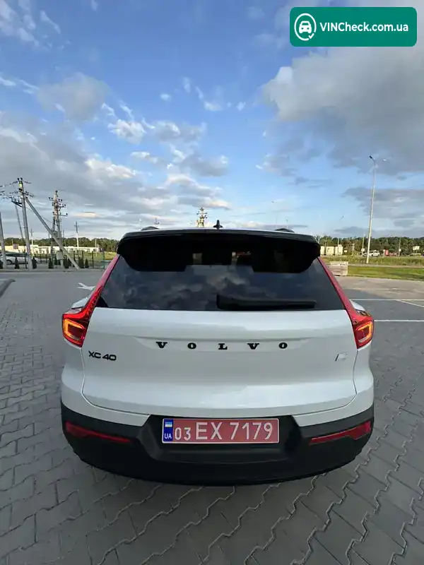 Volvo XC40 2021, фото з оголошення 2 з 20, VIN YV4ED3UR8M2572347