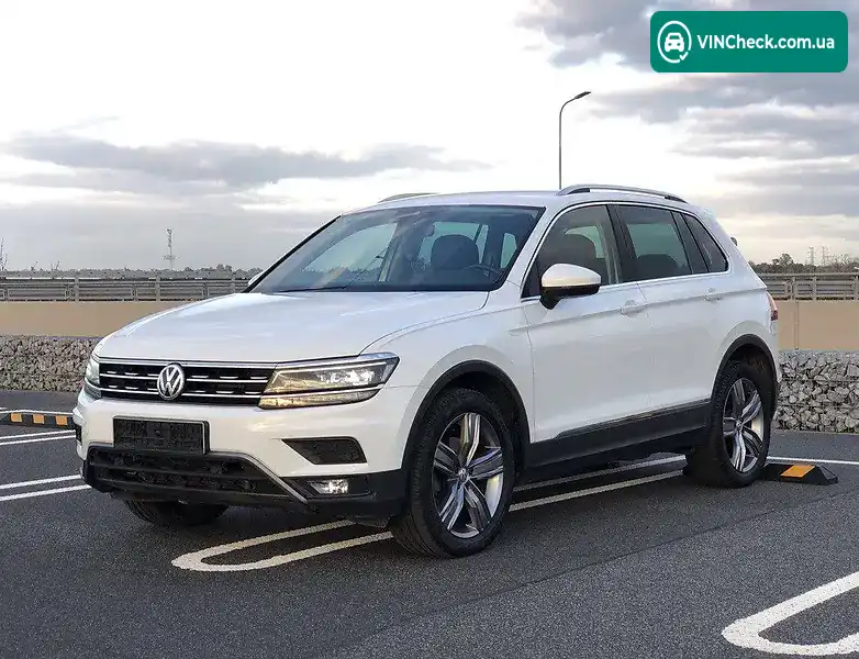 Volkswagen Tiguan 2017, фото з оголошення 2 з 19, VIN VWGZZZ5NZJW844374
