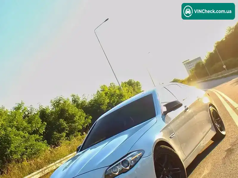 BMW 5 Series 2013, фото з оголошення 2 з 15, VIN WBA5B3C55ED533516