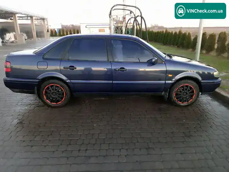Volkswagen Passat 1995, фото з оголошення 2 з 9, VIN WVWZZZ3AZSE136770