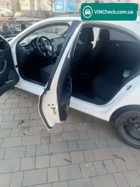 Skoda Rapid 2017, фото з оголошення 2 з 8, VIN TMBAE6NH1H4033522