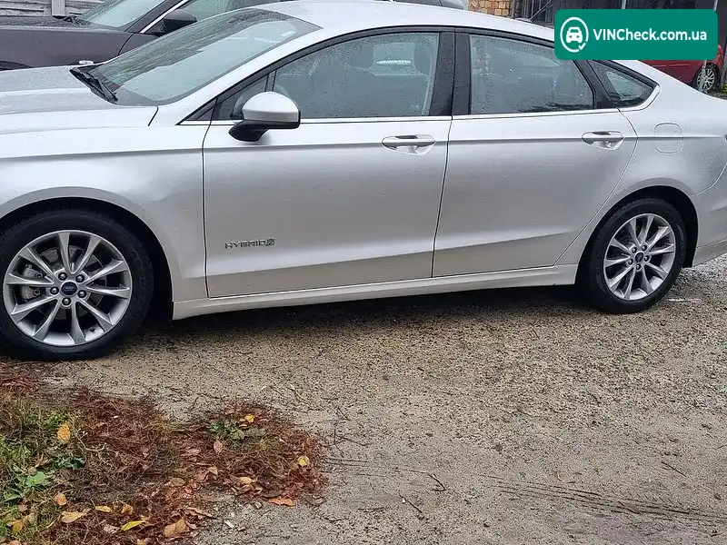 Ford Fusion 2017, фото з оголошення 2 з 5, VIN 3FA6P0LU0HR337192
