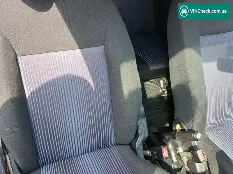 Ford Fusion 2010, фото з оголошення 2 з 14, VIN WF0UXXGAJUAB80902
