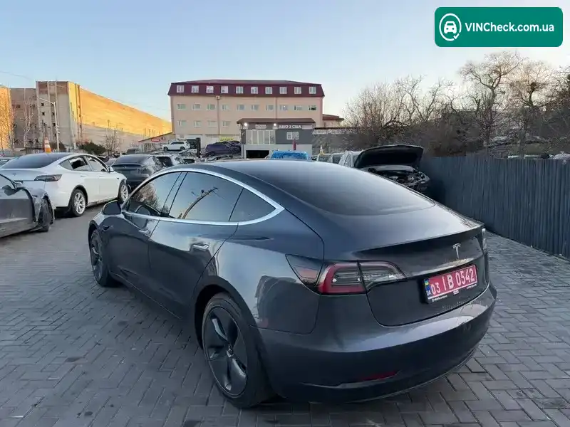 Tesla Model 3 2019, фото з оголошення 2 з 20, VIN 5YJ3E1EAXKF400402