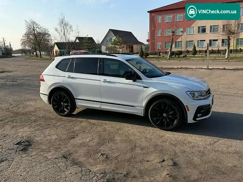 Volkswagen Tiguan 2020, фото з оголошення 2 з 20, VIN 3VV2B7AX5LM159106