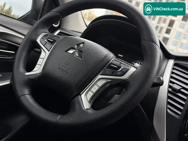 Mitsubishi Pajero Sport 2016, фото з оголошення 1 з 20, VIN MMCGUKS10GHZ01050