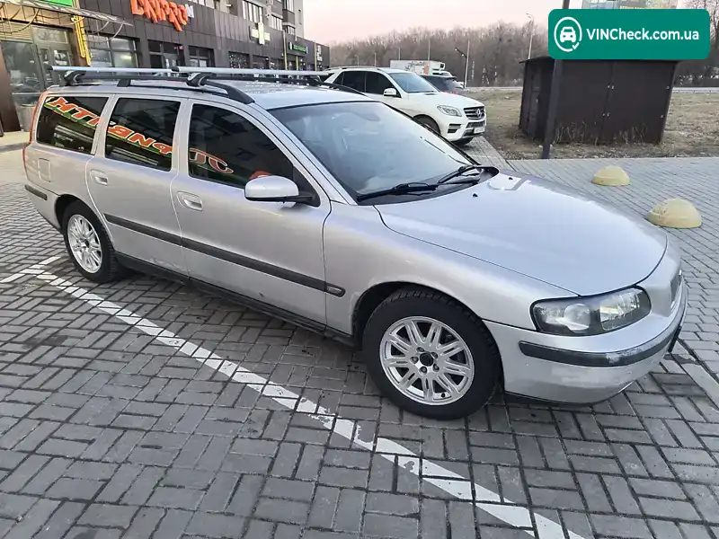 Volvo V70 2004, фото з оголошення 2 з 9, VIN YV1SW799942382022