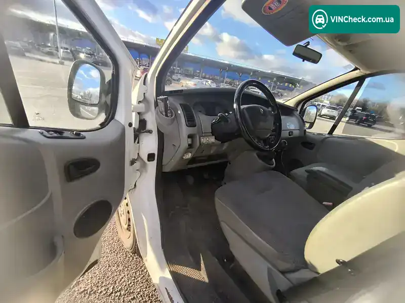 Renault Trafic 2001, фото з оголошення 2 з 9, VIN VF1FLABA51V108698