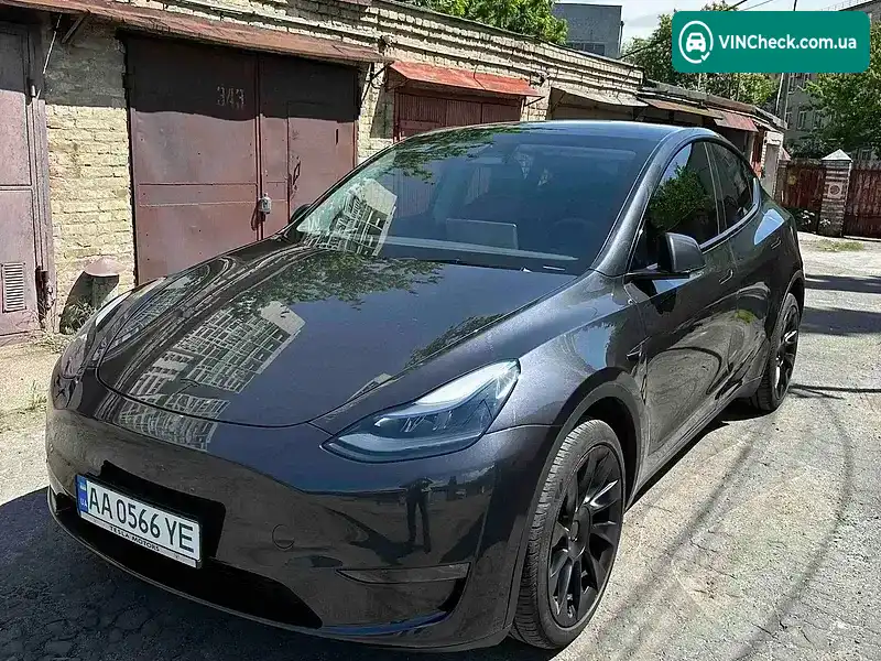 Tesla Model Y 2024, фото з оголошення 2 з 18, VIN 7SAYGDEE6RF991040