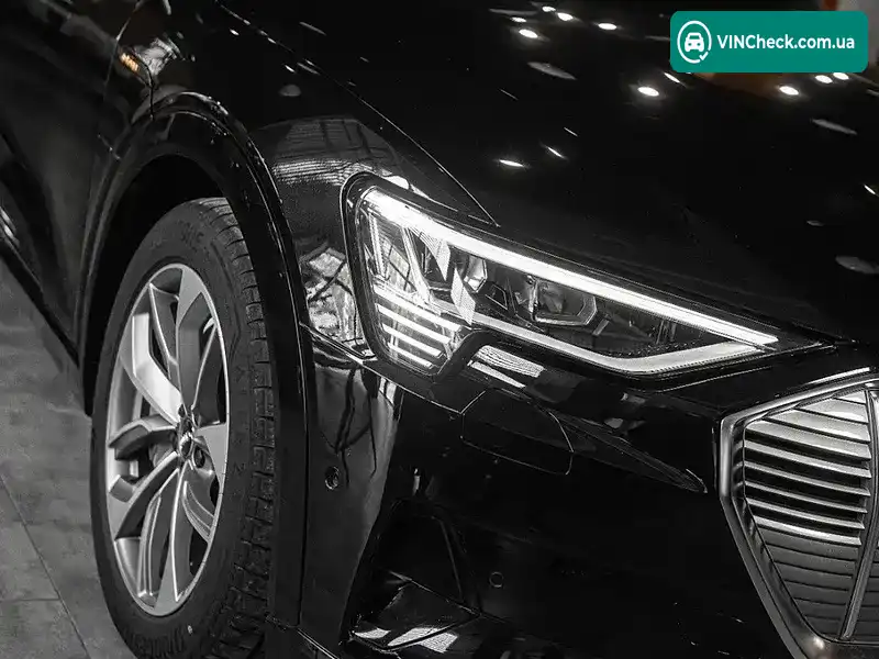 Audi e-tron 2020, фото з оголошення 2 з 21, VIN WAUZZZGE6LB040012