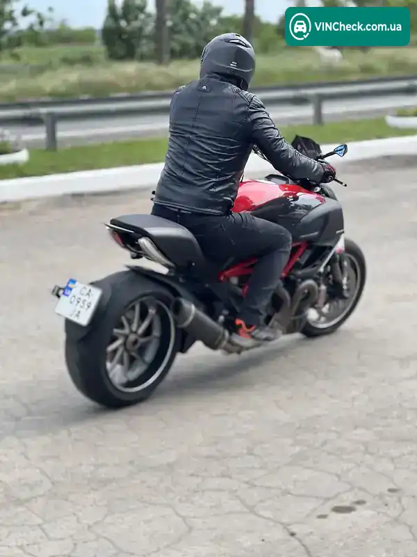 Ducati Diavel 2013, фото з оголошення 1 з 7, VIN ZDMG100ABCB014425