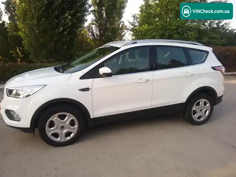 Ford Kuga 2017, фото з оголошення 1 з 21, VIN WF0AXXWPMAHB60386