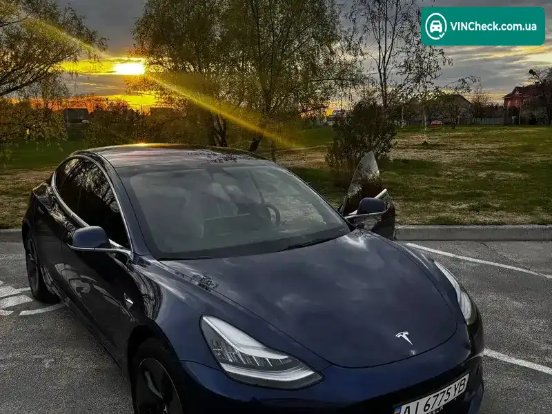 Tesla Model 3 2018, фото з оголошення 1 з 8, VIN 5YJ3E1EB2JF105401