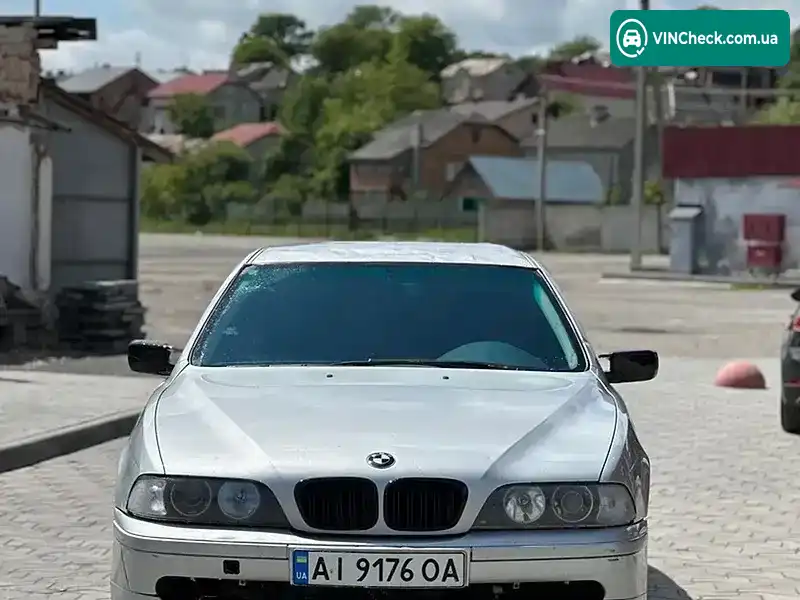 BMW 5 Series 2001, фото з оголошення 1 з 10, VIN WBADT41000GY23742