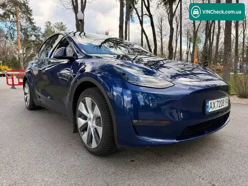 Tesla Model Y 2023, фото з оголошення 2 з 21, VIN 7SAYGDEE7PF665793