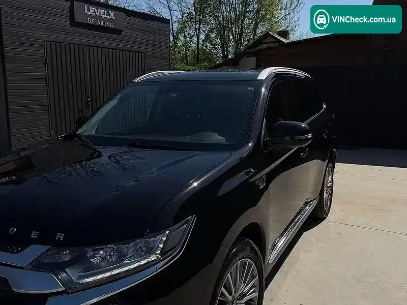 Mitsubishi Outlander 2020, фото з оголошення 2 з 16, VIN JA4J24A51LZ610208