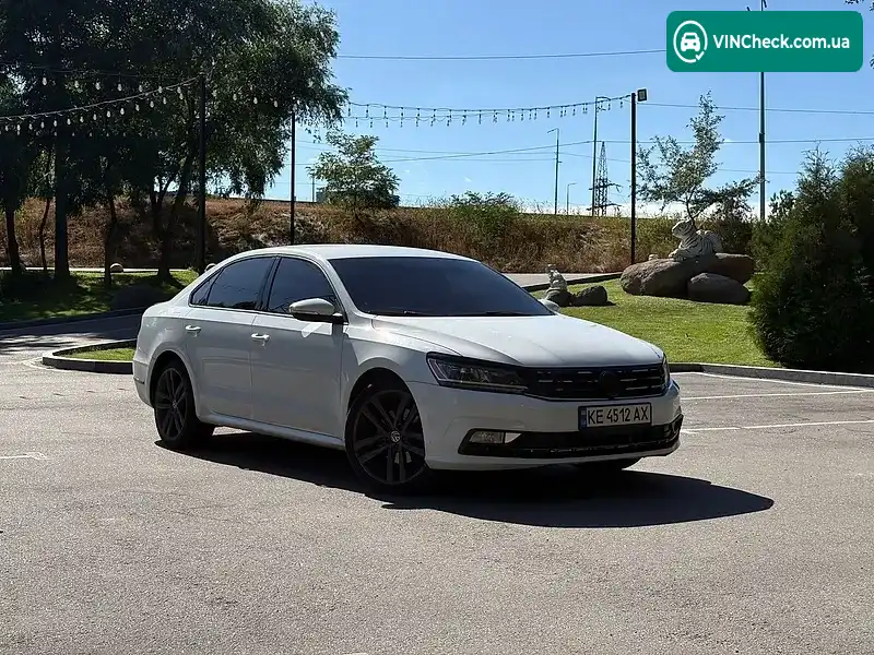 Volkswagen Passat 2017, фото з оголошення 1 з 20, VIN 1VWAA7A31JC004994
