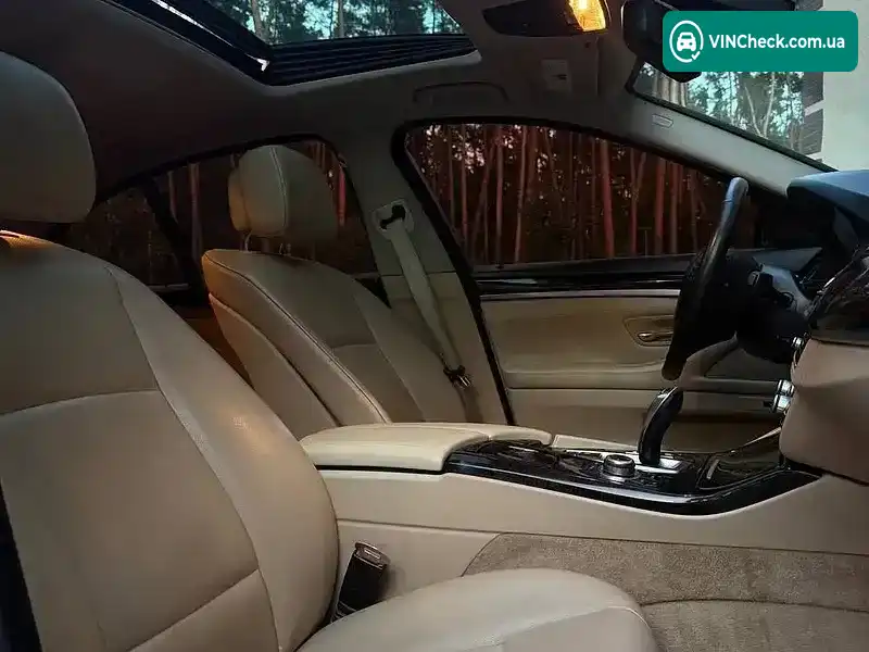 BMW 5 Series 2011, фото з оголошення 2 з 12, VIN WBAXH5C53CDW07550