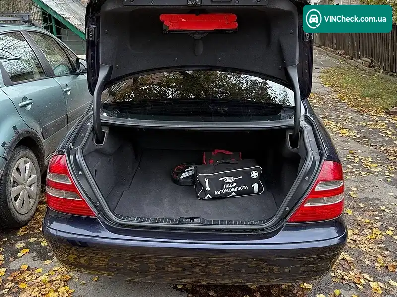Mercedes-Benz E-Class 2004, фото з оголошення 1 з 20, VIN WDB2110161A592226